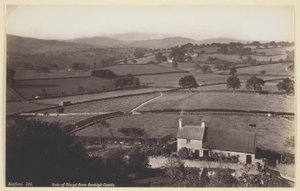 Vale of Clwyd vanaf Denbigh Castle door Francis Bedford