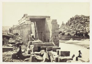 De zuilengalerij, eiland Philæ door Francis Frith