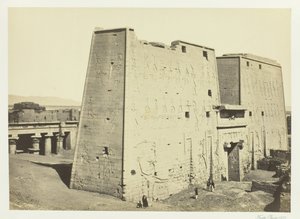De Grote Pylon bij Edfou, Opper-Egypte, 1857
