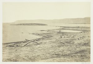 De noordelijke oever van de Dode Zee door Francis Frith