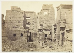 Het Tempelpaleis, Medinet-Haboo, ca. 1857 door Francis Frith