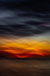 Levendige zonsondergang boven de oceaan
