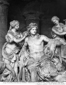Apollo verzorgd door de nimfen in het bos van de Baden van Apollo (detail)