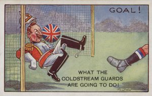 Coldstream guard scoort een doelpunt tegen de Kaiser