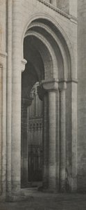 Ely Cathedral, schip, zuidwestelijke hoek, ca. 1899 door Frederick Henry Evans