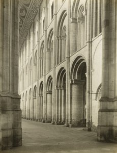 Kathedraal van Ely: Schip van onder West Tower door Frederick H. Evans