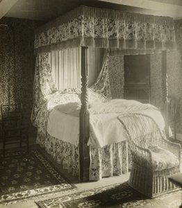 Kelmscott Manor: Bed Wm. Morris is geboren in door Frederick H. Evans
