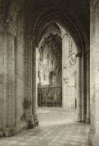 Zicht op het koor vanaf het zuidelijke zijschip in Ely Cathedral