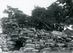 Bouw van de elandantilopenweide in de Londense dierentuin, juni 1924 door Frederick William Bond