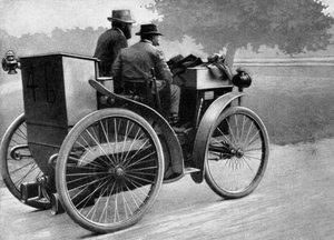 1895: de Franse industrieel Edouard Michelin (1859-1940) team 