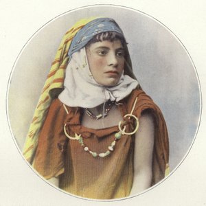 Een Tunesische vrouw door French Photographer