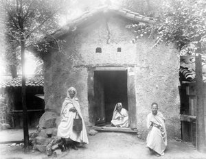 Een voorbeeld van een Kabyle Huis, Parijse Tentoonstelling, 1889 door French Photographer