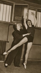Bronislava Nijinska met Rosella Hightower, uit Grand Ballet de Monte-Carlo, 1949