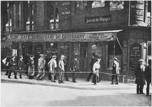 Cafe du Croissant waar Jean Jaures werd vermoord, hoek rue du Croissant rue Montmartre, 1914 door French Photographer