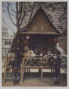 Cambodjaanse hut op de Exposition Universelle 1900, Parijs (kleurenfoto) door French Photographer