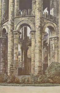Charroux, Oude Abdij, Toren, onderste deel