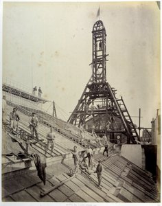 Bouw van de nationale discontobank van Parijs (of CNEP: een van de vier banken opgericht door BNP Paribas): arbeiders op glas en steigers (mei 1881). Parijs, Bhvp door French Photographer