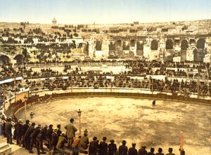 Binnen in het Amfitheater in Nîmes, 1890-1900