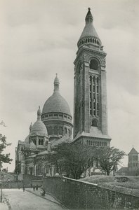De Basiliek van Sacré-Cœur en de Campanile door French Photographer