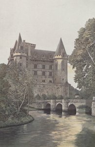 La Rochefoucauld, Kasteel, Uitzicht vanaf de oevers van de Tardoire door French Photographer