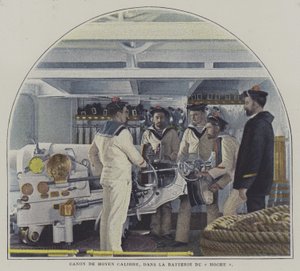 Middelkaliber marinekanon aan boord van het slagschip Hoche door French Photographer