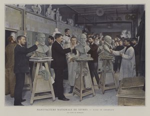 Modelleercursus aan de keramiekschool van de Sevres porseleinfabriek, Frankrijk