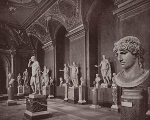 Parijs: Galerie van Augustus, Louvre Museum door French Photographer