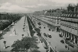 Perspectief van de Jardin des Tuileries en de Rue de Rivoli door French Photographer