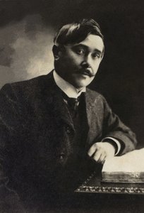 Portret van Maurice Maeterlinck (1862-1949), toneelschrijver, essayist, Franstalige Belgische dichter door French Photographer