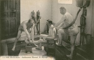 Ansichtkaart van een man die gemasseerd wordt in het thermale bad van Aix les Bains, verzonden in 1913