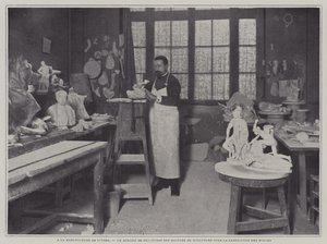 Voorbereiden van mallen in een werkplaats in de porseleinfabriek van Sèvres, Frankrijk door French Photographer