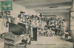 Soldaten van het Franse 121e Infanterieregiment in hun kazerne