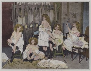 De Barrison Zusters in de Folies-Bergère tijdens een kostuumwissel door French Photographer