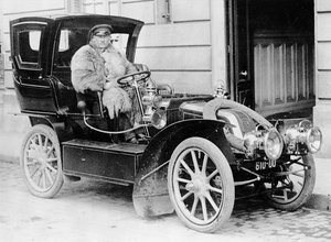 Vicart auto, ca. 1905 door French Photographer
