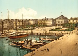 Uitzicht op La Place Gambetta vanaf de kade, Le Havre, 1890-1900 door French Photographer