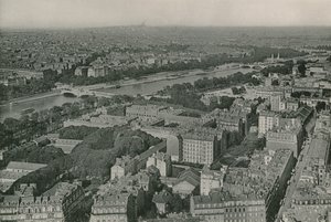 Vue sur les Champs-Elysees et le Sacre-Coeur prise de la Tour Eiffel (fotogravure)