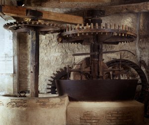 18e-eeuwse olijfoliemolen in Draguignan. Museum voor Kunst en Volksgebruiken van Midden-Provence door French School