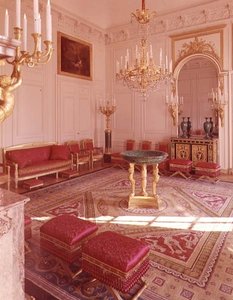 Een Ontvangstruimte in het Grand Trianon door French School