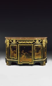 Een late Louis XV commode, ca. 1763-70 door French School