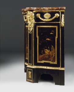 Een late Louis XV commode, ca. 1763-70 door French School