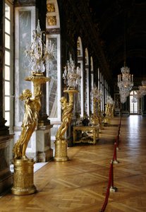 Architectuur: uitzicht op de gerestaureerde IJsgalerij. Versailles. Musee du Chateau door French School