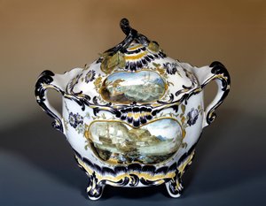 Grote sipiere, paarse decor van de 18e-eeuwse rococo stijl boot door French School