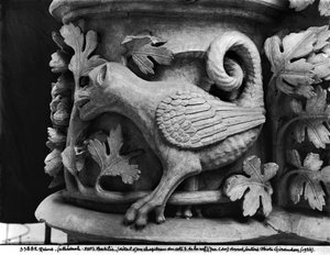 Basilisk, kapiteel van de kathedraal van Notre Dame in Reims (gipsafgietsel van steen)