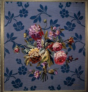 Boeket bloemen op een blauwe achtergrond