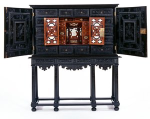 Kast op standaard