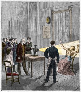 Katalepsie veroorzaakt onder invloed van licht - De Franse neuroloog Jean Martin Charcot (1825-1893) bestudeert het fenomeen van hypnose bij een patiënt in het Salpetriere-ziekenhuis met behulp van een toverlantaarn - Katalepsie - Jean Martin Charcot (1825