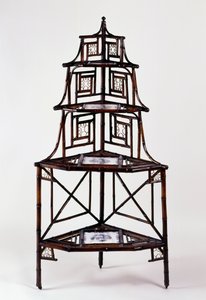 Verre Oosten stijl Tweede Keizerrijk (Napoleon III) bamboe hoeketagère plantenstandaard met Franse majolica tegels en vier niveaus, 2e helft van de 19e eeuw, Frankrijk door French School