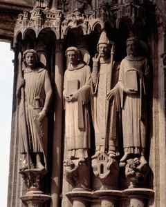 Gotische kunst: Figuren van martelaren, links Sint-Theodoor, een Romeinse soldaat - Baai van het zuidportaal van de Basiliek van Notre Dame de Chartres
