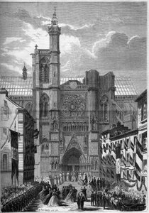 Gotische architectuur: uitzicht op de Kathedraal Notre Dame de Clermont Ferrand, Puy de Dome, tijdens het bezoek van Napoleon III en keizerin Eugenie de Montijo in 1862. Gravure in 