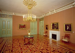 Interieur van een salon met marqueterievloer, 18e-19e eeuw